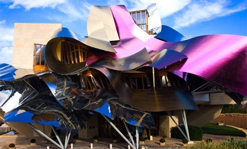 “la Ciudad del Vino” construida por el arquitecto Frank Gehry en el municipio alavés de Zieko / Elciego